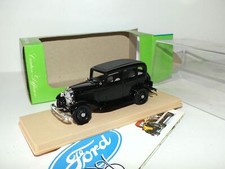FORD V8 1932 LIMOUSINE FORDOR