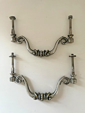 2 anciennes poignées tiroir métal couleur argentée