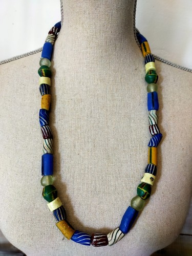 Ancien collier pâte verre - de,