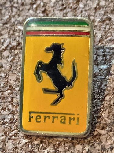 Pin ferrari cheval - cheval, voiture