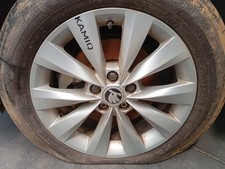 205/60/16 JANTE / 2610552 POUR