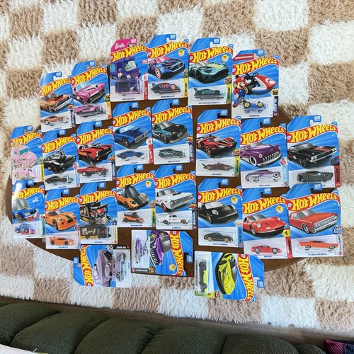 Hot wheels diecast car - wheels, 1:64