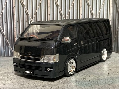 Toyota hiace custom - 1/24,
