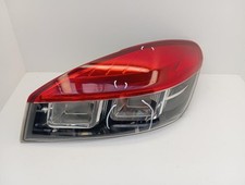 Feu arriere principal droit