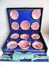 DINETTE ANCIENNE EN FAÏENCE DE GIEN DANS SON COFFRET - ANNÉES 1925/30