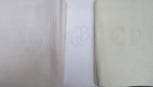 Monogrammes brodés sur - monogrammes,