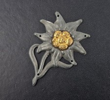 Allemand ww2 - Edelweiss de coiffe marqué GB 41 - ( authentique )
