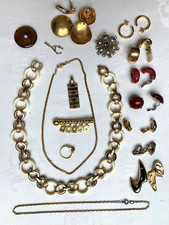 LOT de bijoux dorés, plaqué