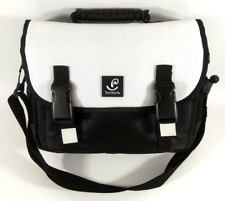 Sacoche de transport Noir et blanc Tech Mobility pour Wii  Tres bon etat