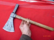 hachette à marteau hache