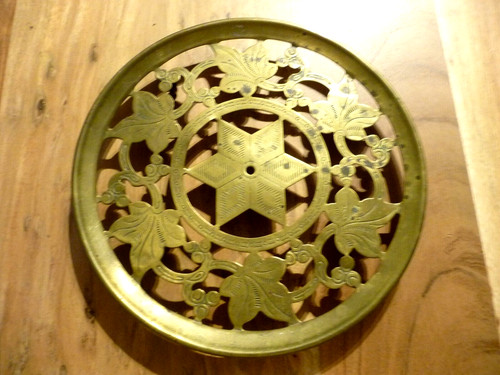 Ancien dessous plat en - dessous,