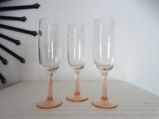 3 flutes champagnes verre