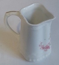 petit pichet à lait en porcelaine décoré de fleurs roses, Hauteur: 8 cm