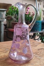 ANCIENNE CARAFE EN VERRE ÉMAILLÉ VIOLINE DÉCOR FRAISES DES BOIS SANS BOUCHON 