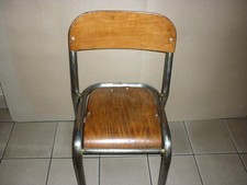 petite chaise d'école en bon état vintage