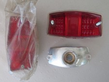 Lot 1 feux complet support ampoule + 1 cabochon arrière AR mobylette Peugeot 104