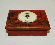 BOITE A JETONS EN BOIS PEINT