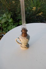JOLIE LAMPE A PETROLE  FAIENCE