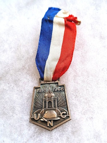 Une médaille union - une,