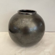 Grand vase BERETA BARNOIN, Vallauris, forme boule, noir irisé, H : 19.5 cm