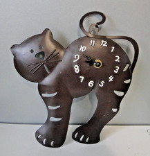 Réveil Horloge chat stylisé à quartz métal peint marron fonctionne