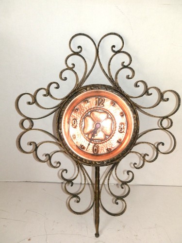 Horloge murale avec mouvement - horloge,