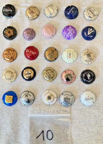 Lot 25 muselets de - :,