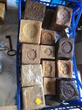 Lot de plus de 100 savons de