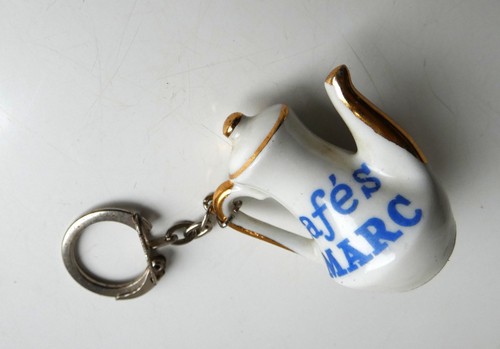Ancien porte cle - , cafetière