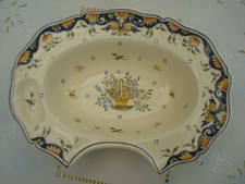 ANCIEN PLAT A BARBE POLYCHROME