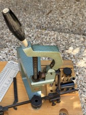 Potence à bouchonner Elma – outil horlogerie