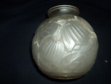 Verlys France vase en verre pressé moulé décor géométrique signé.Daum Lalique 