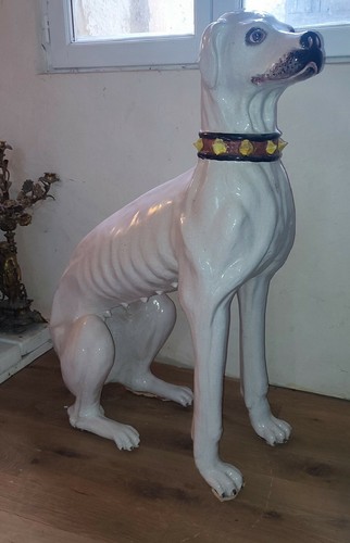 Grand chien assis faience - en,