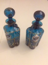 Paire De Flacons Anciens Bleus