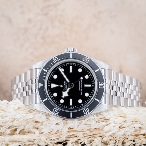 Mint tudor black - black, bay