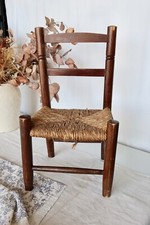 Chaise enfant vintage en bois foncé et assise en paille tressée
