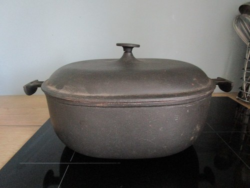 Cocotte ancienne le - ancienne,