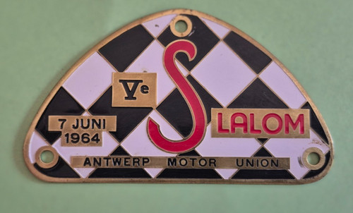Badge calandre v i eme - badge, de