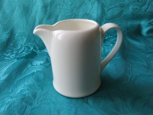 Pot lait crémier - pot, a