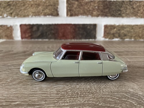 Citroën 1956 solido - 19,