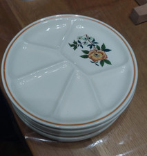 6 assiettes à compartiments