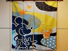 Rideau court Mickey Mouse