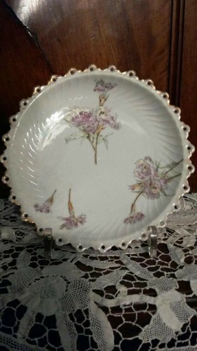 Mignonne petite assiette - , en