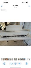 piano 1/4 de queue PETROF blanc cassé longueur 160 largeur, largeur 153 poids 30