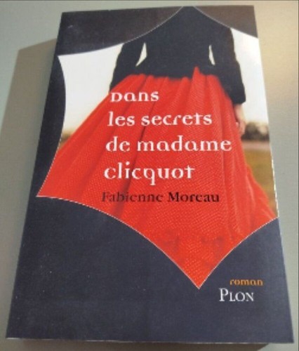 Dans les secrets - de, madame