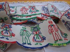 Bordure de cheminée ou d'étagère lin brodé multicolore. Décor Alsace. Réf M3