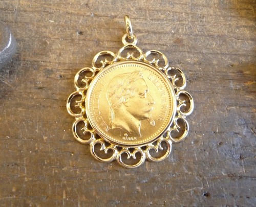 Pendentif porte pièce corolle - porte-pièce,