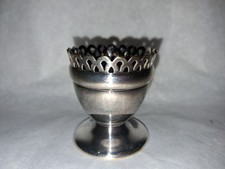 coquetier ancien en métal