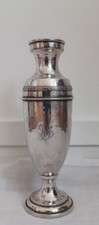 VASE   EN METAL ARGENTE      avec initial D.C 19 EME