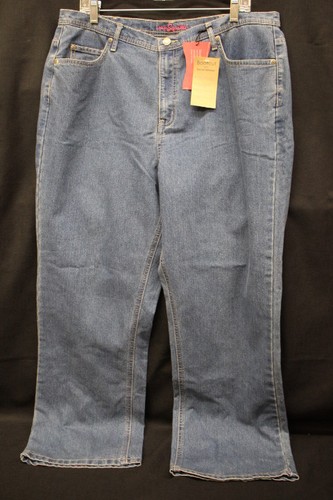 Nwt liz signature bootcut - liz, &